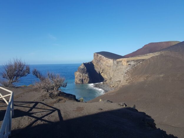 Comportamento divergente Comportamento divergente